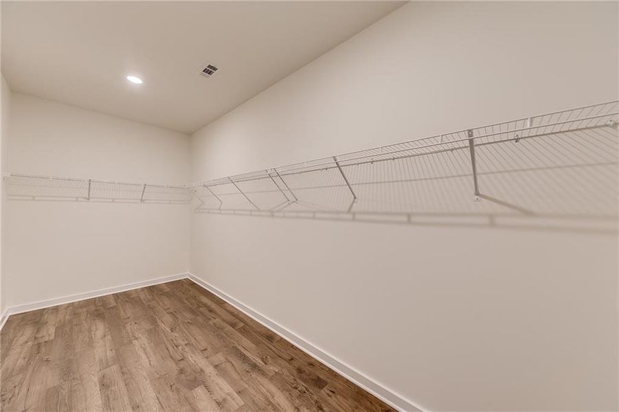 Spacious, unfurnished interior of a new home in , Jefferson (Image 20).