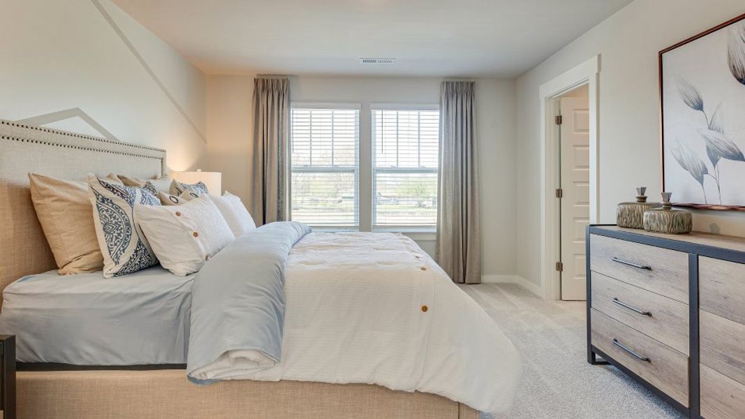 Vineyard-Grove Classic Collection Primrose Bedroom 2