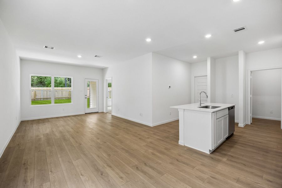 Spacious, unfurnished interior of a new home in Magnolia Springs, Montgomery (Image 15).