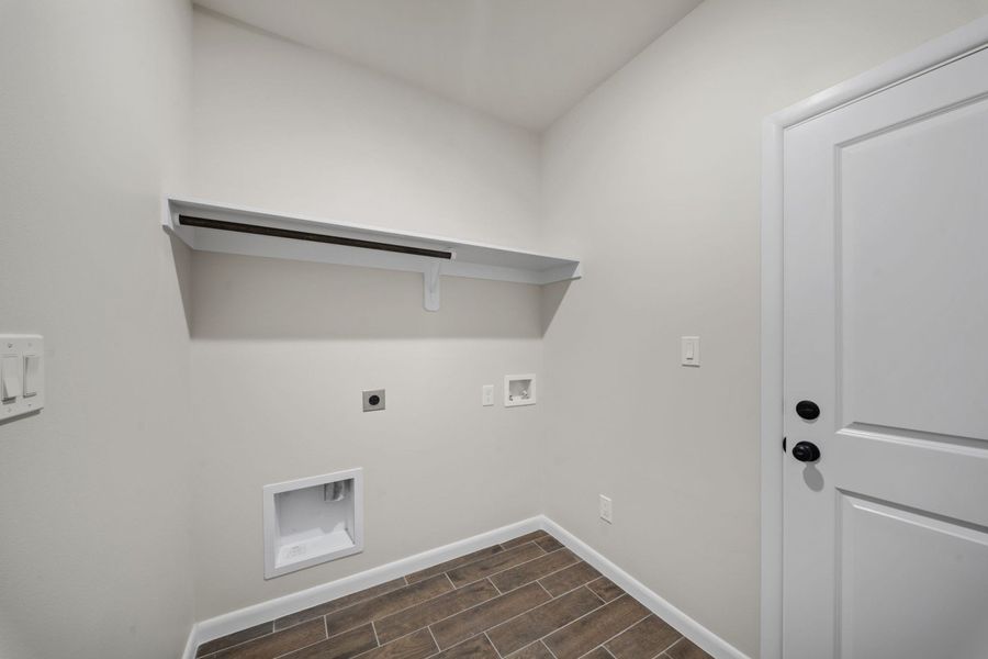 Spacious, unfurnished interior of a new home in Paloma Ranch, Harlingen (Image 18).