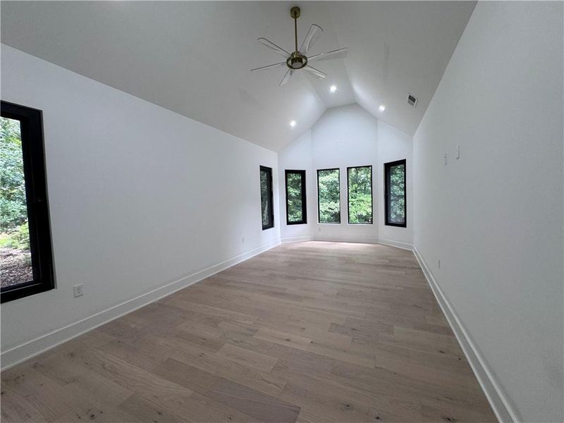 Spacious, unfurnished interior of a new home in , Alpharetta (Image 75).