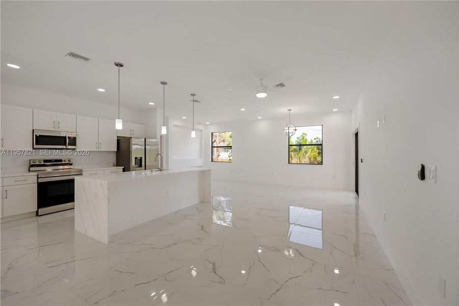 Spacious, unfurnished interior of a new home in , Lehigh Acres (Image 25).