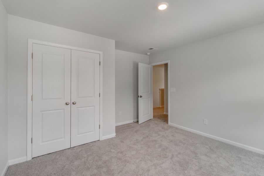 Spacious, unfurnished interior of a new home in Bluefield, Lexington (Image 34).
