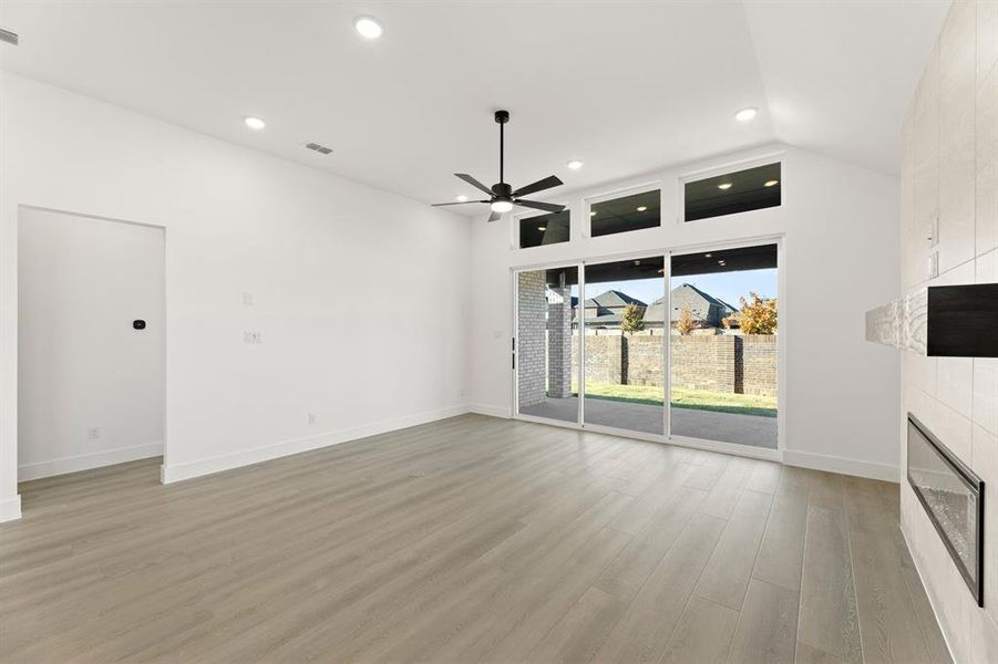 Spacious, unfurnished interior of a new home in Valencia on The Lake, Little Elm (Image 23).