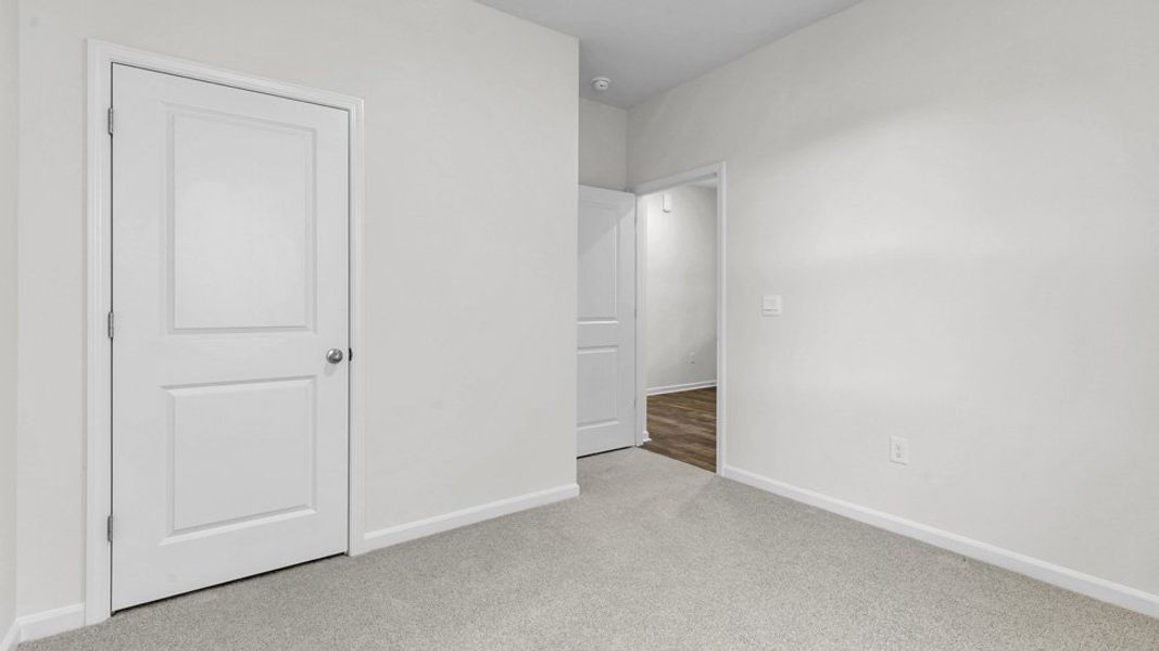 Spacious, unfurnished interior of a new home in Forest Creek, Winston-Salem (Image 13).