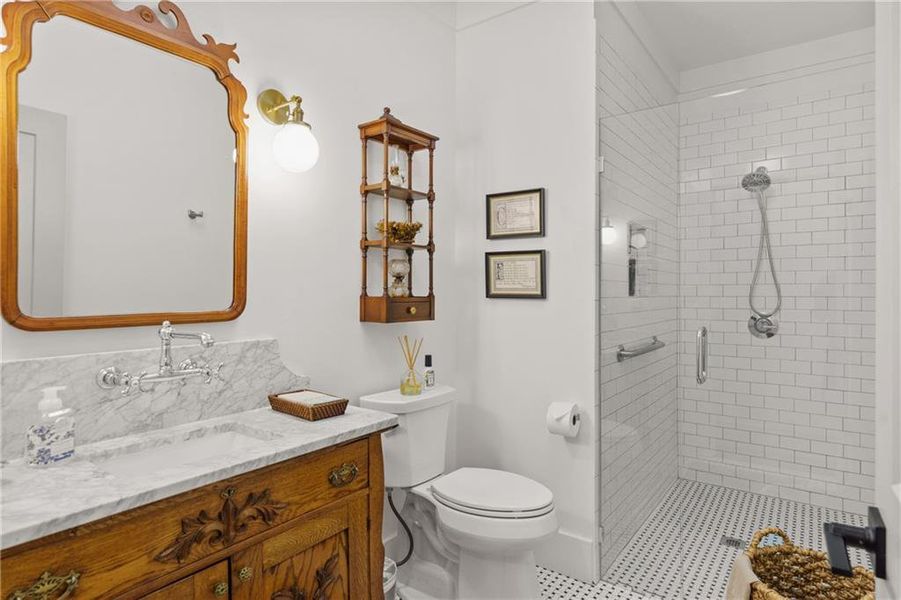 Furnished interior view inside a new home in , Monroe (Image 8).