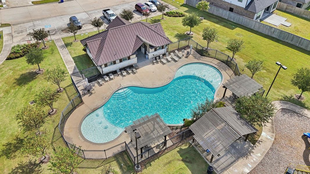 Community amenities in Hills of Westlake, Conroe (Image 8).