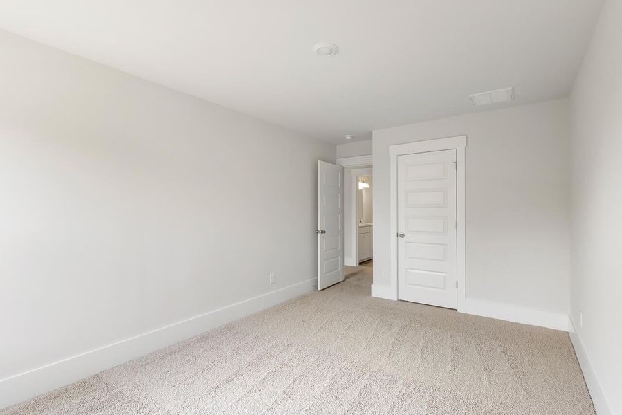 Spacious, unfurnished interior of a new home in Rivers Reach, Yemassee (Image 21).