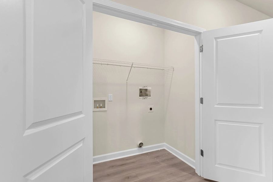 Spacious, unfurnished interior of a new home in Tea Farm, Ravenel (Image 20). Spacious, unfurnished interior of a new home in Tea Farm, Ravenel (Image 20).
