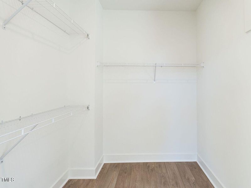 027-1280x960-primary-closet