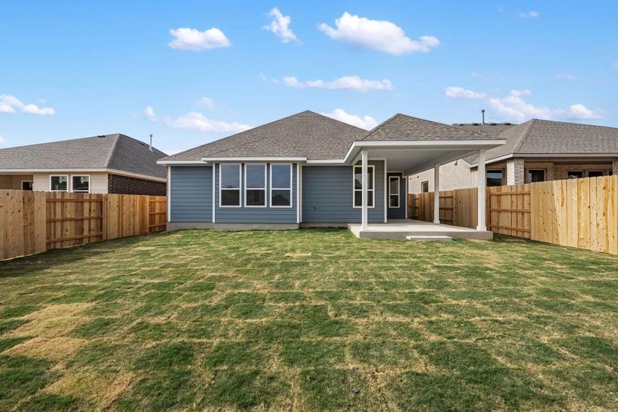 Exterior details and patio area of a home in Berry Creek Highlands, Georgetown (Image 28).