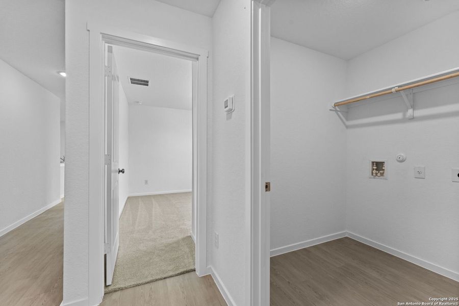 Spacious, unfurnished interior of a new home in Lodi Grove, Floresville (Image 21). Spacious, unfurnished interior of a new home in Lodi Grove, Floresville (Image 21).