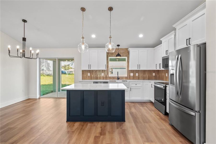Furnished interior view inside a new home in , Dunnellon (Image 10).