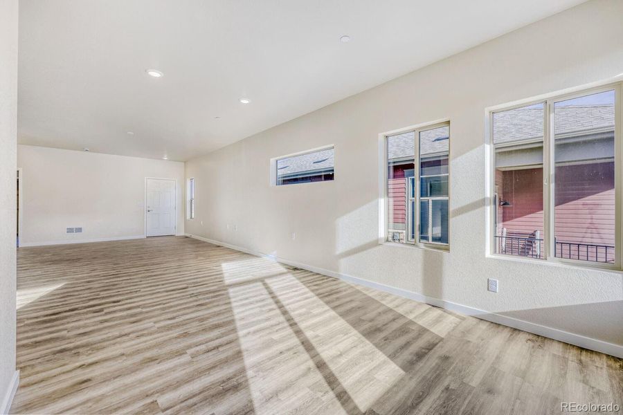Spacious, unfurnished interior of a new home in Knolls, Westminster (Image 34).