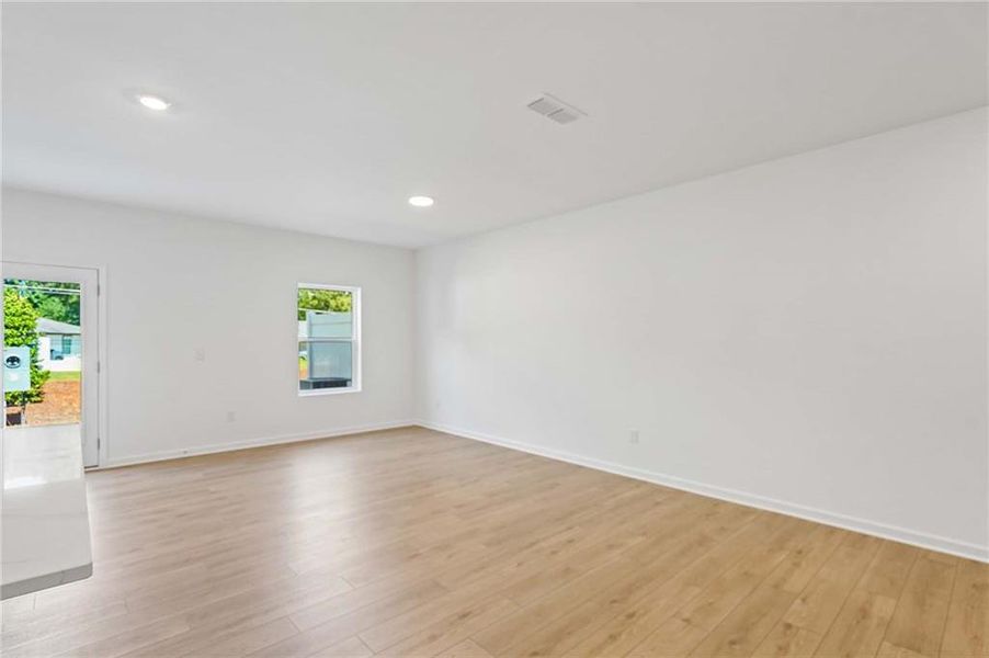 Spacious, unfurnished interior of a new home in Leydenview, Mableton (Image 23).