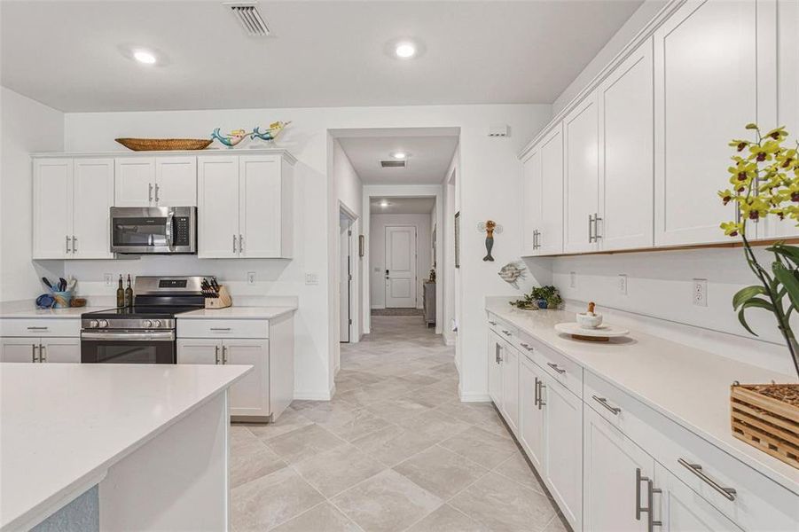 Furnished interior view inside a new home in , Venice (Image 39).