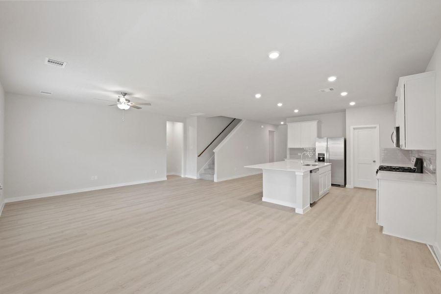 Spacious, unfurnished interior of a new home in Russell Ranch, Bay City (Image 25). Spacious, unfurnished interior of a new home in Russell Ranch, Bay City (Image 25).