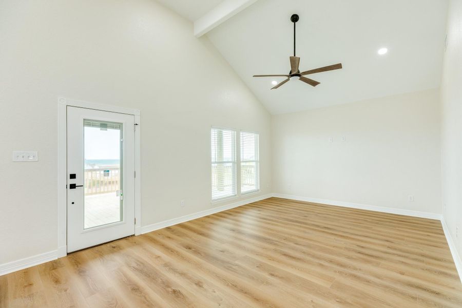 Spacious, unfurnished interior of a new home in , Surfside Beach (Image 13).