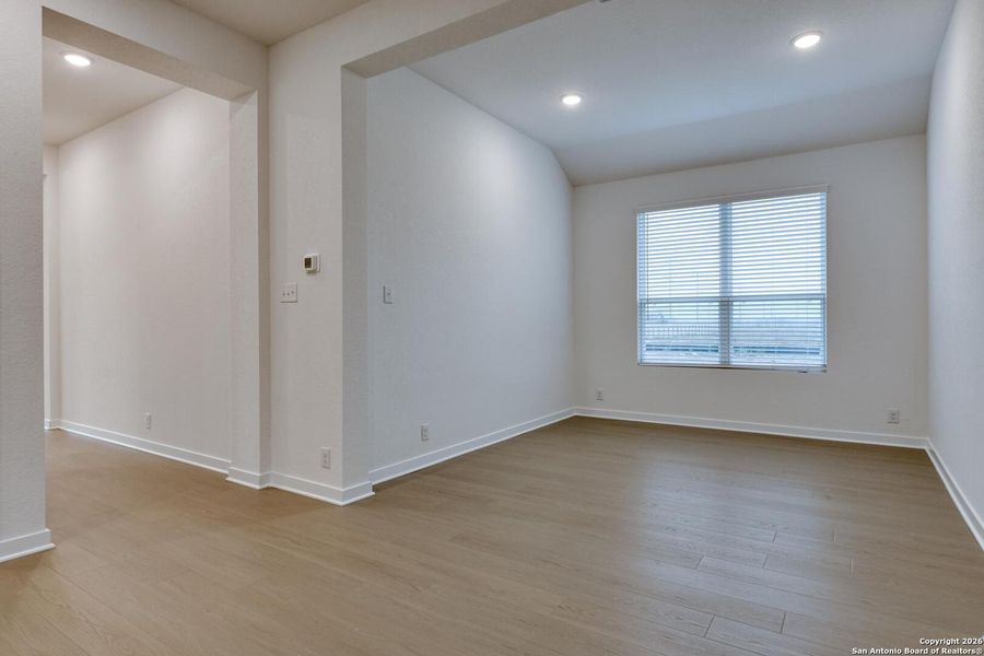 Spacious, unfurnished interior of a new home in , Schertz (Image 28).