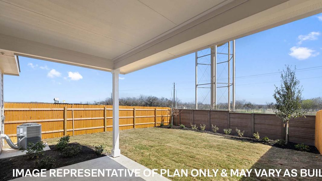 Exterior details and patio area of a home in Wayside, Uhland (Image 4).