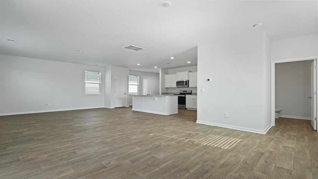 Spacious, unfurnished interior of a new home in Lakeview at Kitfield, Moncks Corner (Image 21).