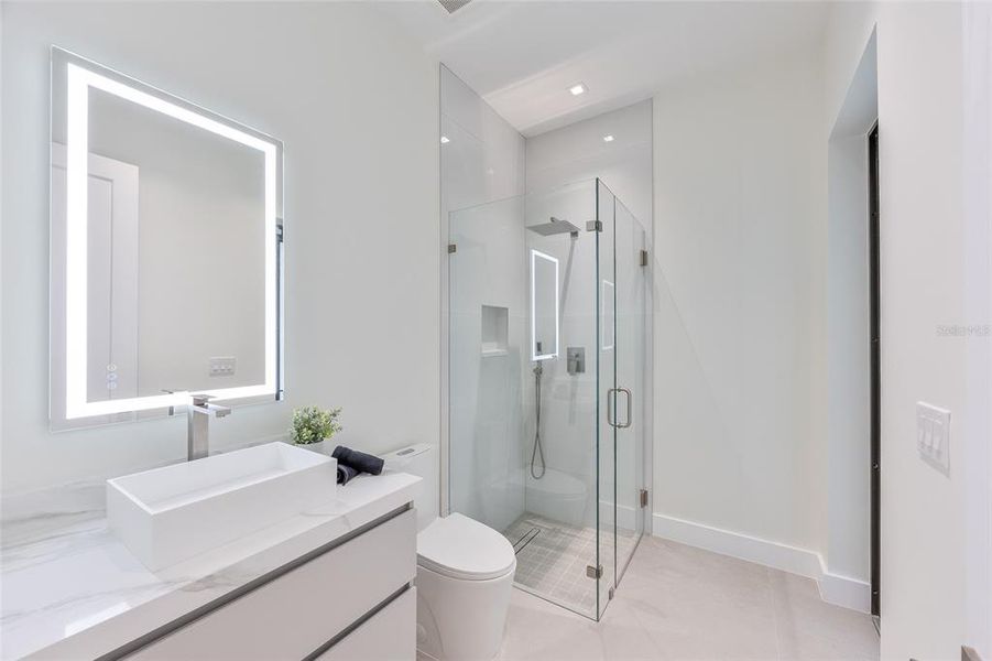 Furnished interior view inside a new home in , Cape Coral (Image 14).