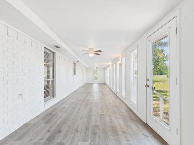 Spacious, unfurnished interior of a new home in , Athens (Image 23).