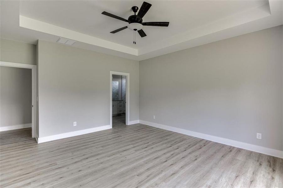 Spacious, unfurnished interior of a new home in , Hartwell (Image 30).
