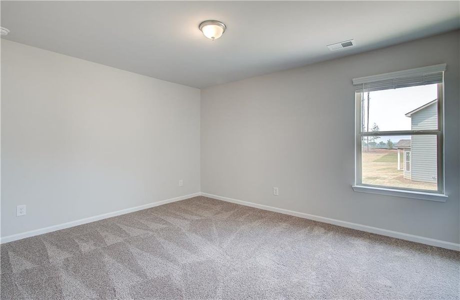 Spacious, unfurnished interior of a new home in Riverbend Overlook, Fayetteville (Image 19).