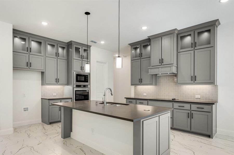 Furnished interior view inside a new home in Ridgepoint, Midlothian (Image 20).