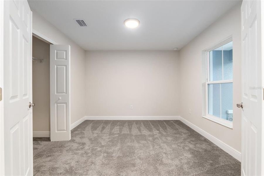 Spacious, unfurnished interior of a new home in , Citrus Springs (Image 10).