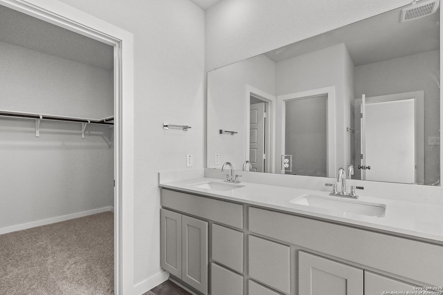 Furnished interior view inside a new home in Cinco Lakes, San Antonio (Image 13).