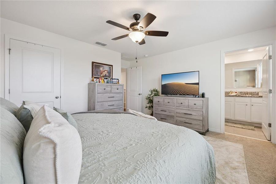 Furnished interior view inside a new home in Waterleigh, Winter Garden (Image 13). Furnished interior view inside a new home in Waterleigh, Winter Garden (Image 13).