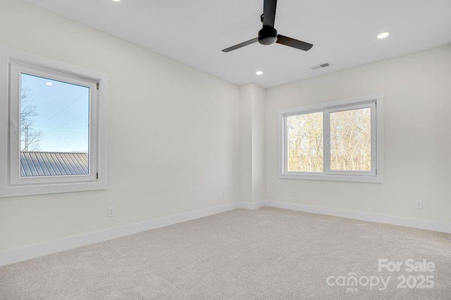 Spacious, unfurnished interior of a new home in , Lincolnton (Image 17).