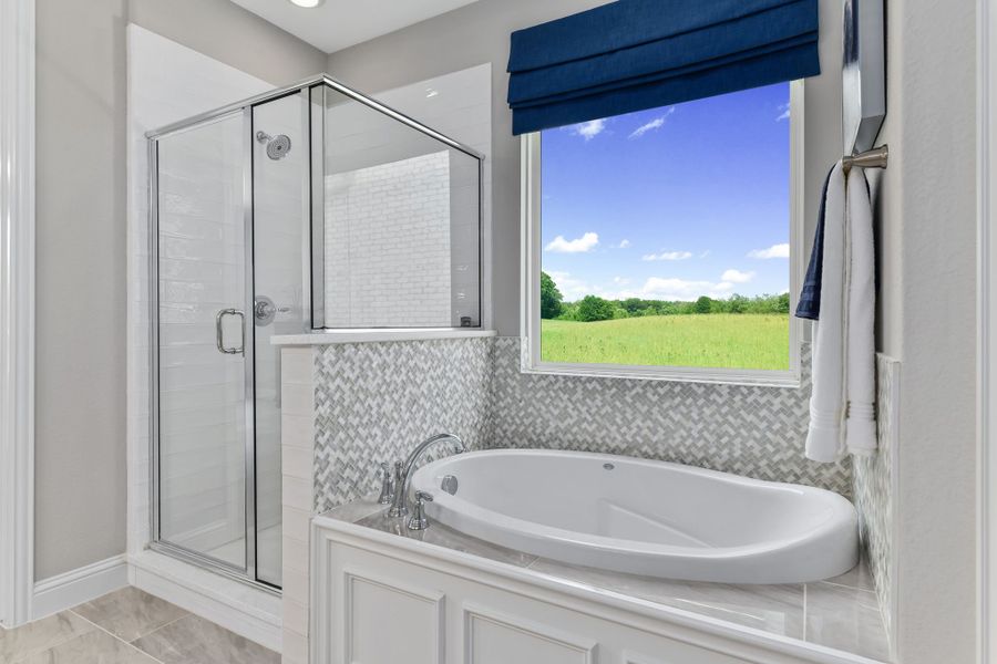 Plan 1118 Primary Bath Representative Image