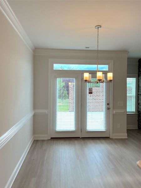 Spacious, unfurnished interior of a new home in Weybridge, Burlington (Image 20).