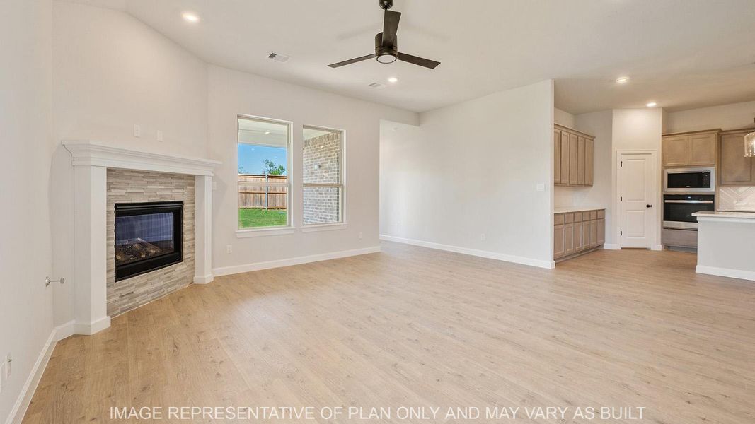 Spacious, unfurnished interior of a new home in Wellborn Settlement, College Station (Image 17).