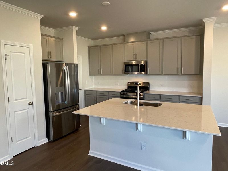 Kitchen Island - quartz counters