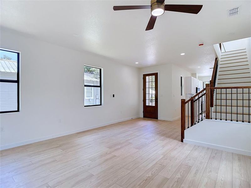Spacious, unfurnished interior of a new home in , Tampa (Image 18).