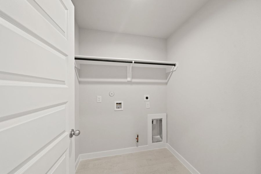 Spacious, unfurnished interior of a new home in Huntington Place, Rosharon (Image 17). Spacious, unfurnished interior of a new home in Huntington Place, Rosharon (Image 17).