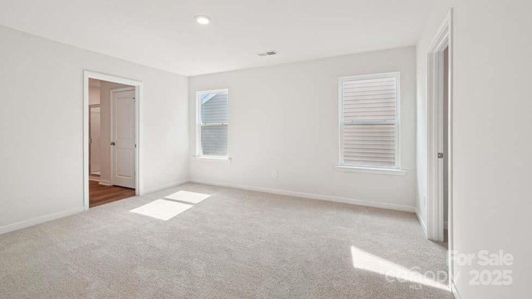 Spacious, unfurnished interior of a new home in Cardinal Creek, Charlotte (Image 22).