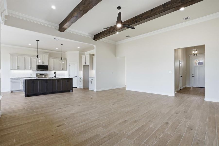 Spacious, unfurnished interior of a new home in , Granbury (Image 37).