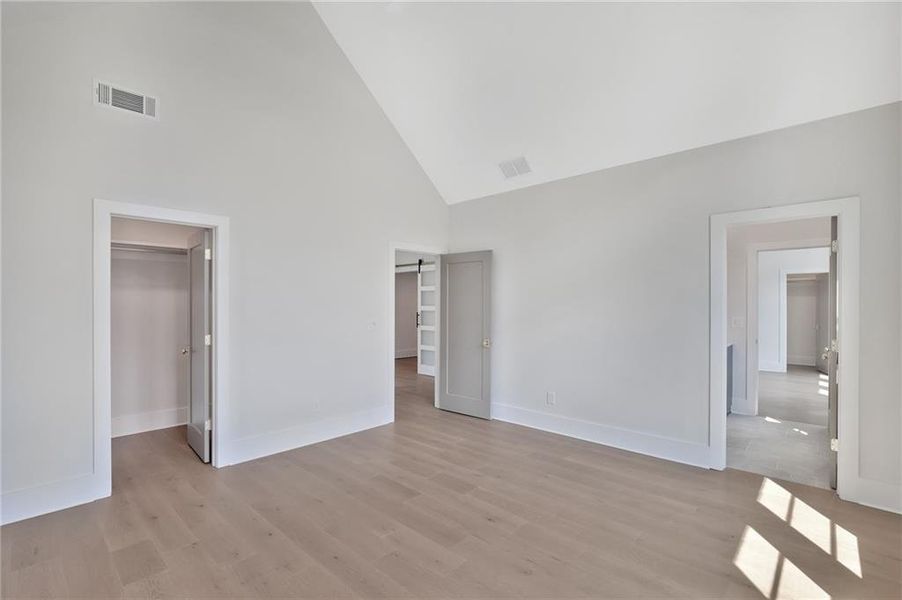 Spacious, unfurnished interior of a new home in , Atlanta (Image 22).