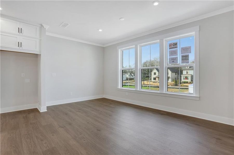Spacious, unfurnished interior of a new home in , Roswell (Image 13).