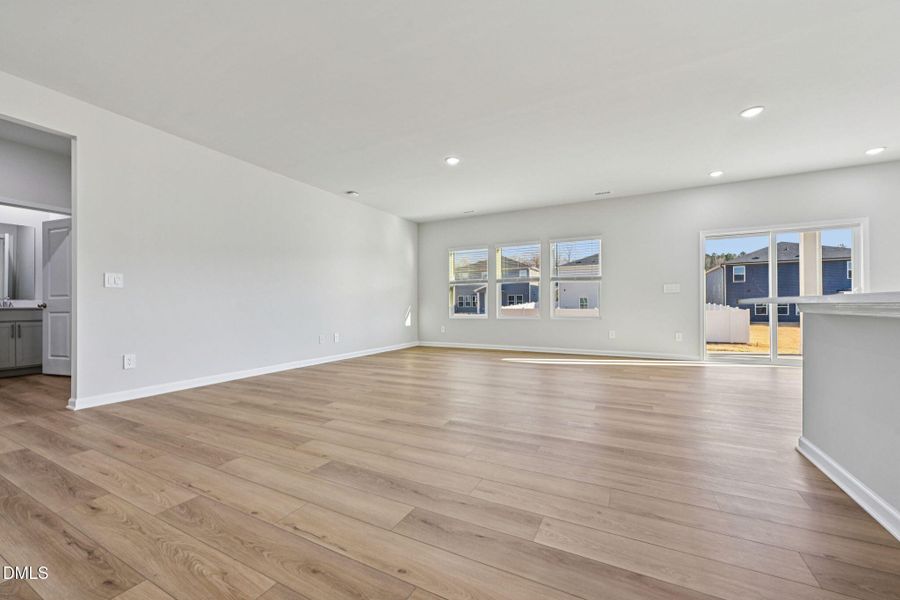 8-web-or-mls-Raleigh - Oak Manor - 537 B