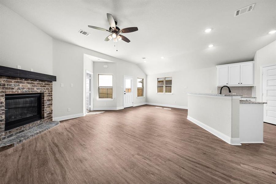 Spacious, unfurnished interior of a new home in Fox Landing, Caddo Mills (Image 21).