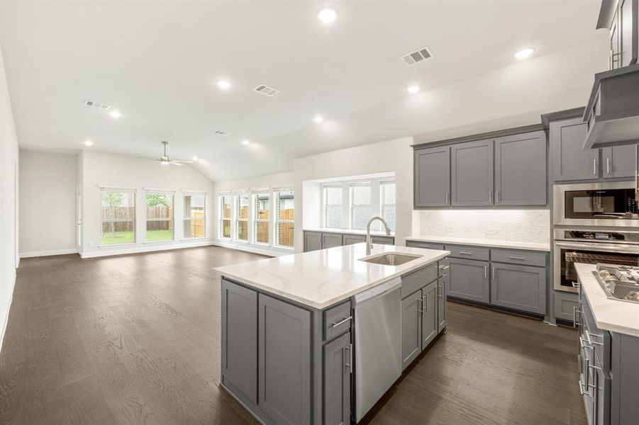 Furnished interior view inside a new home in Legacy Ranch Classic 55, Melissa (Image 8). Furnished interior view inside a new home in Legacy Ranch Classic 55, Melissa (Image 8).