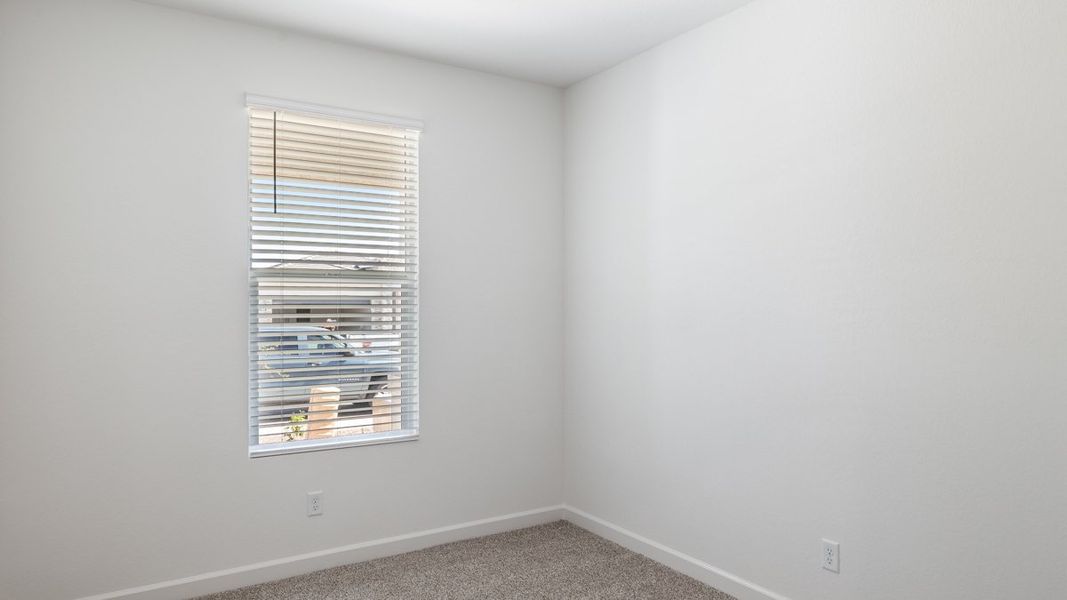 Spacious, unfurnished interior of a new home in Zanjero Pass, Waddell (Image 15).