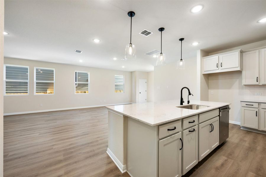 Representative images and renderings are for illustrative purposes. Actual structural options and design finishes of home may vary.