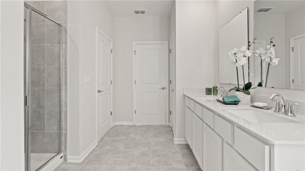 Furnished interior view inside a new home in , Orlando (Image 11).